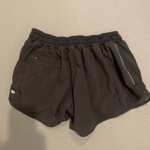 Lululemon Hotty Hot Short 4” size 10